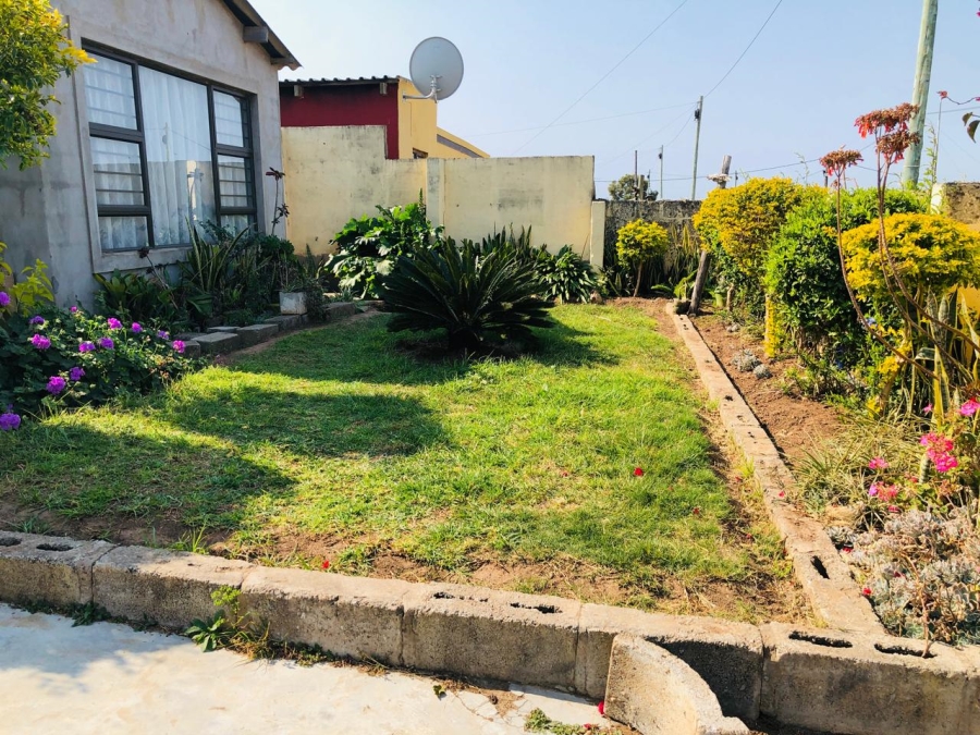 2 Bedroom Property for Sale in Kwa Nobuhle Eastern Cape
